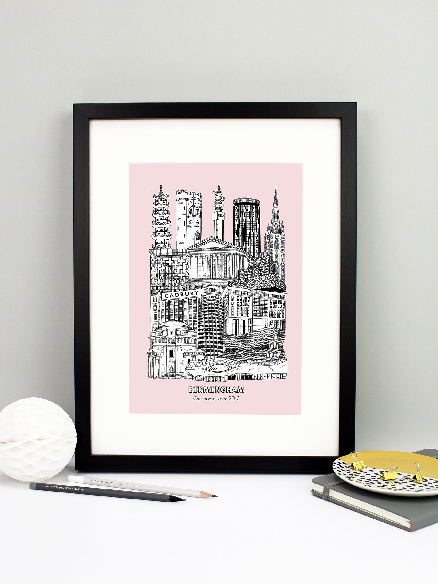 Beautifully detailed Birmingham illustration print. The perfect gift for an engagement, wedding, birthday, anniversary and house warming. It features all the well known buildings and landmarks from the vibrant UK city. The buildings and landmarks featured are: Birmingham New Street Station, Hall of Memory, Selfridges, Rotunda, The Mailbox, Cadbury Factory, Library of Birmingham, Birmingham Town Hall, The Cube, Perrott's Folley, Chinese Pagoda at Holloway Circus, 10 Holloway Circus, BT Tower and St Martin's 