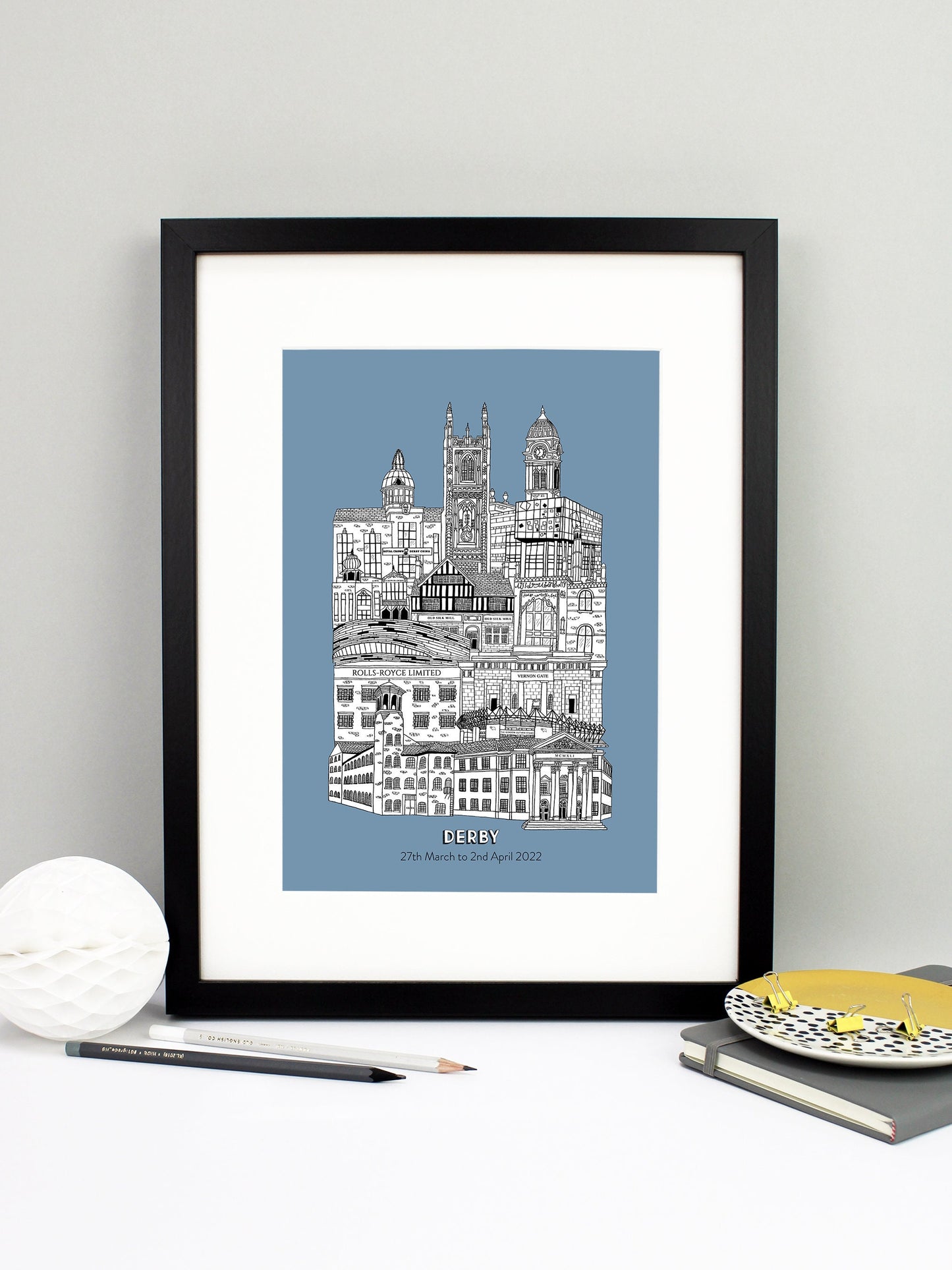 Beautifully detailed Derby illustration print. The perfect gift for an engagement, wedding, birthday, anniversary and house warming. It features all the well known buildings and landmarks from the vibrant UK city. The buildings and landmarks featured are: The Silk Mill, Derby Council House, Pride Park Stadium, Rolls Royce, Vernon Gate, Derby Velodrome, Guru Arjan Dev Gurdwara, The Old Silk Mill pub, Derby Jamia Mosque, The Quad, Royal Crown Derby, Derby Cathedral and the Guildhall.